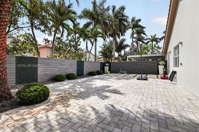 5861 NW 109th Court, Doral, FL 33178