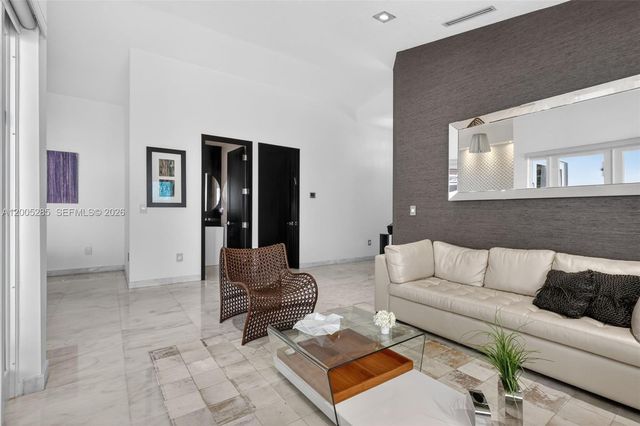 5861 NW 109th Court, Doral, FL 33178
