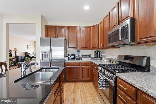 67 BUCKINGHAM PL, Cherry Hill, NJ 08003