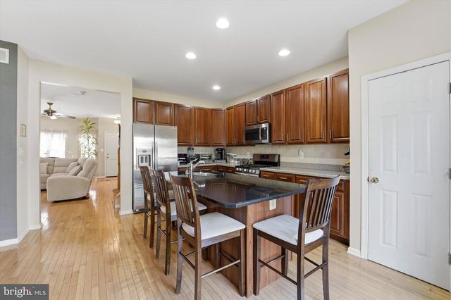 67 BUCKINGHAM PL, Cherry Hill, NJ 08003