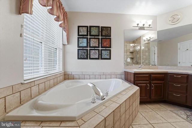 67 BUCKINGHAM PL, Cherry Hill, NJ 08003