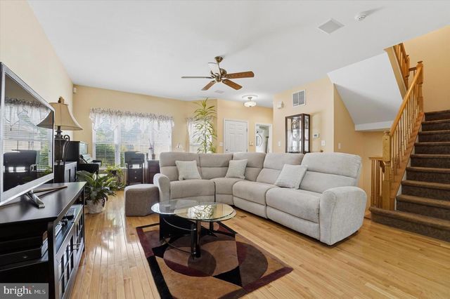 67 BUCKINGHAM PL, Cherry Hill, NJ 08003