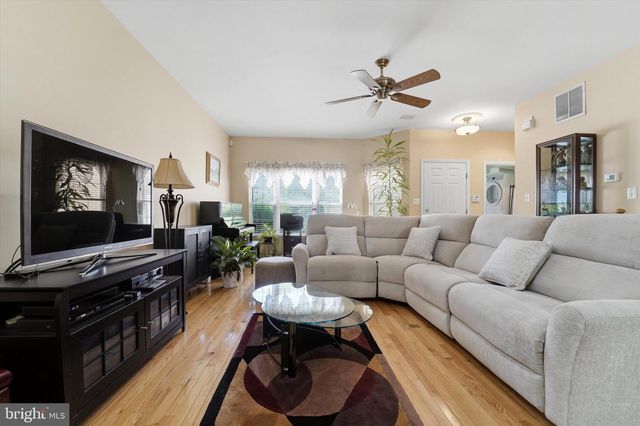 67 BUCKINGHAM PL, Cherry Hill, NJ 08003