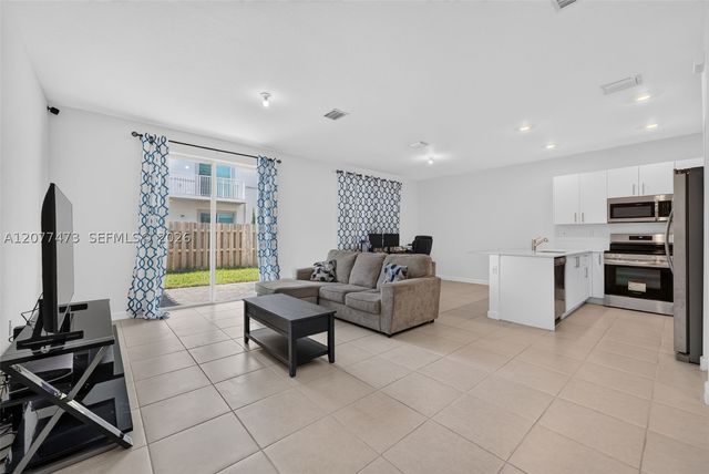 746 SE 14th St, Homestead, FL 33034