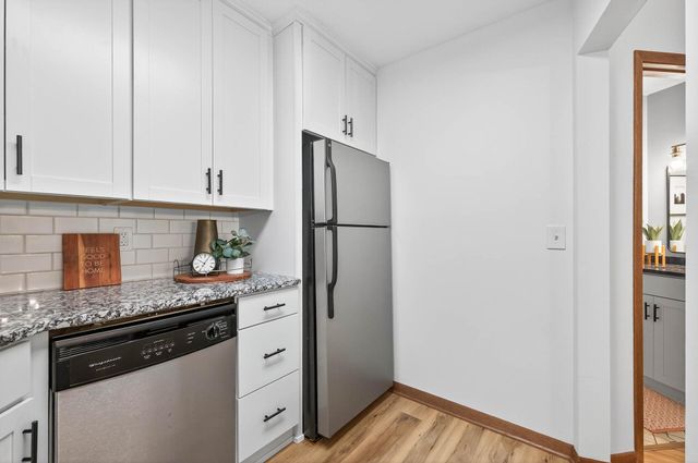 2010 Ridge Drive 13, Saint Louis Park, MN 55416