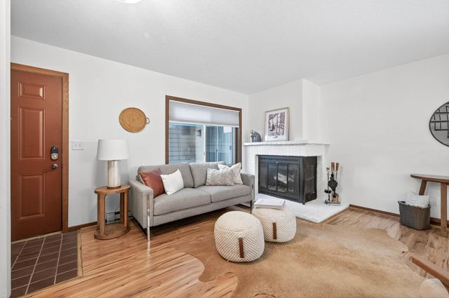 2010 Ridge Drive 13, Saint Louis Park, MN 55416