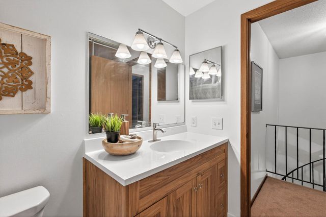 2010 Ridge Drive 13, Saint Louis Park, MN 55416