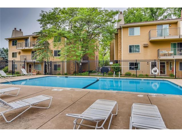 2010 Ridge Drive 13, Saint Louis Park, MN 55416