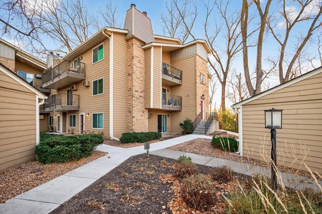 2010 Ridge Drive 13, Saint Louis Park, MN 55416