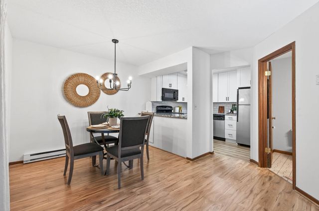 2010 Ridge Drive 13, Saint Louis Park, MN 55416