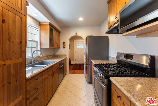 1848 N Oxford Avenue, Pasadena, CA 91104