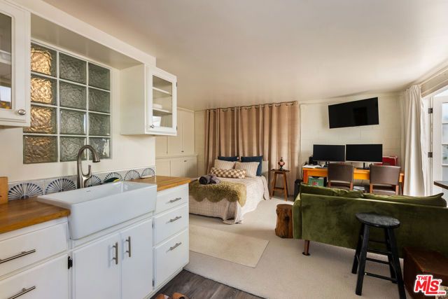 1848 N Oxford Avenue, Pasadena, CA 91104