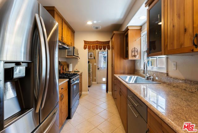 1848 N Oxford Avenue, Pasadena, CA 91104