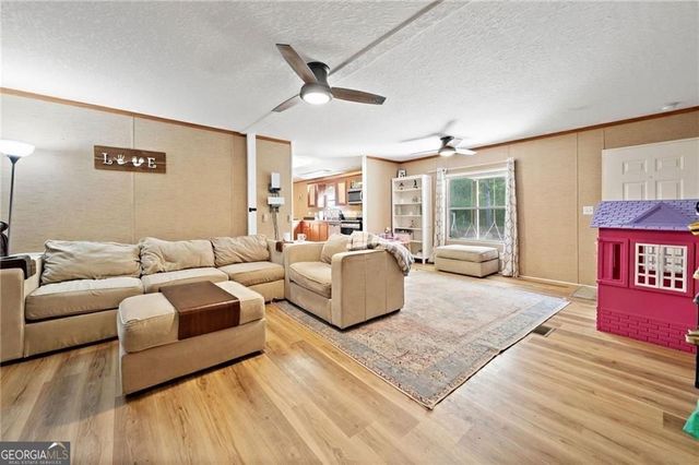 1575 Davis Road W, Fairmount, GA 30139