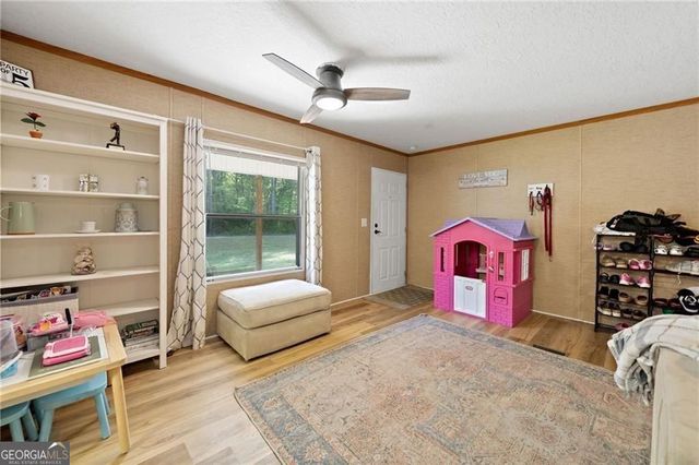 1575 Davis Road W, Fairmount, GA 30139