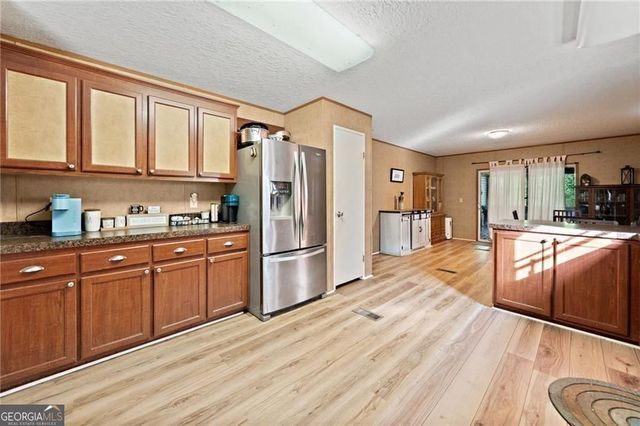 1575 Davis Road W, Fairmount, GA 30139