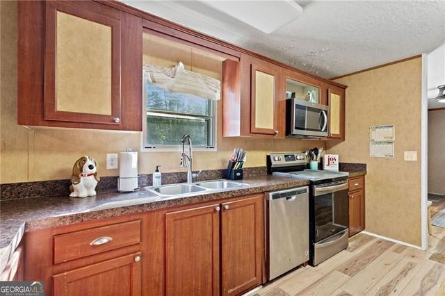 1575 Davis Road W, Fairmount, GA 30139