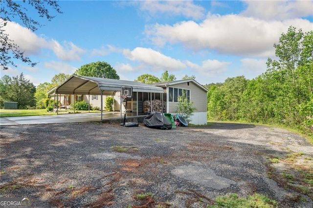 1575 Davis Road W, Fairmount, GA 30139