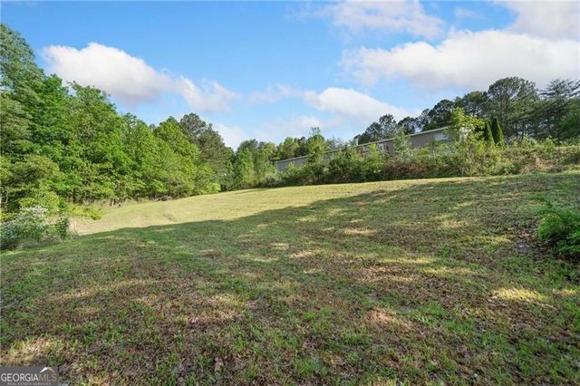 1575 Davis Road W, Fairmount, GA 30139