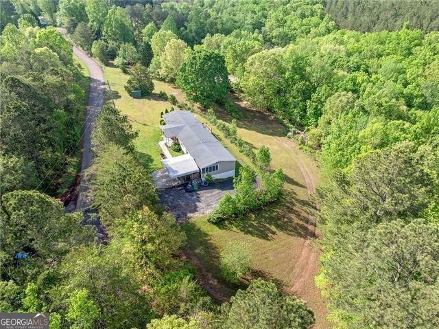 1575 Davis Road W, Fairmount, GA 30139