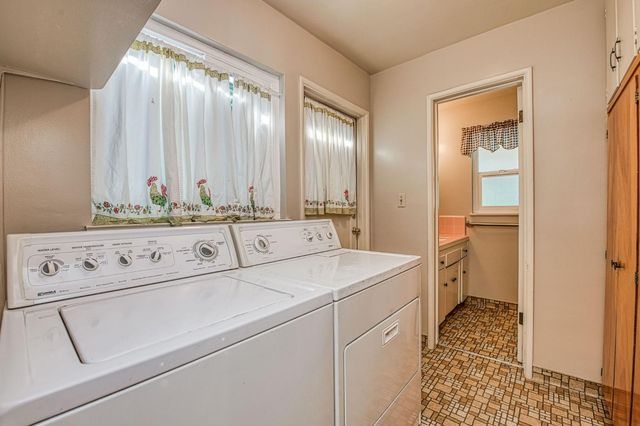 3544 E Indianapolis Avenue, Fresno, CA 93726