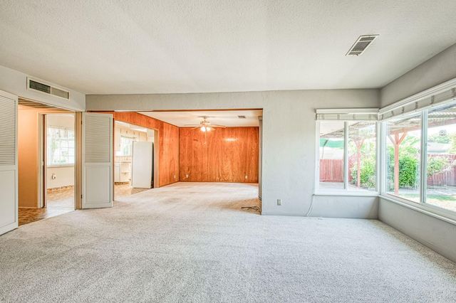 3544 E Indianapolis Avenue, Fresno, CA 93726