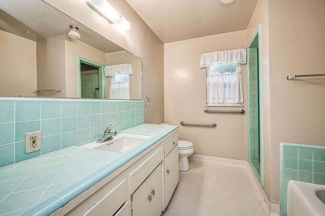 3544 E Indianapolis Avenue, Fresno, CA 93726