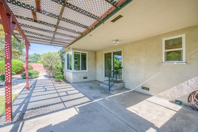 3544 E Indianapolis Avenue, Fresno, CA 93726