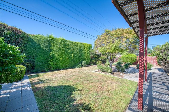 3544 E Indianapolis Avenue, Fresno, CA 93726