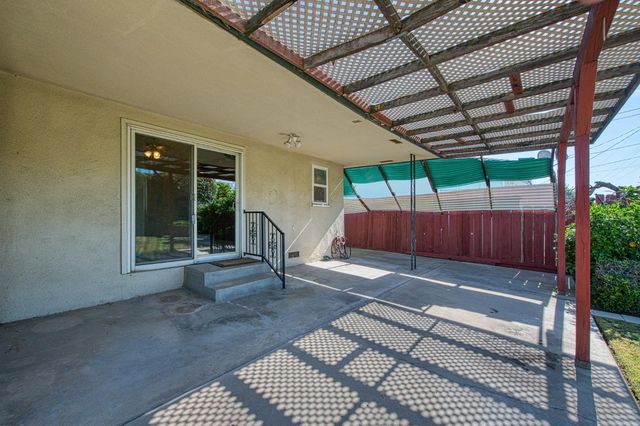 3544 E Indianapolis Avenue, Fresno, CA 93726