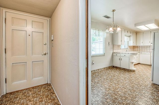 3544 E Indianapolis Avenue, Fresno, CA 93726