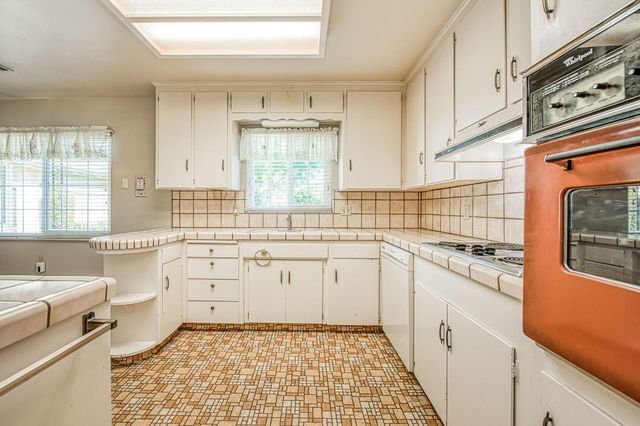 3544 E Indianapolis Avenue, Fresno, CA 93726
