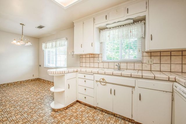 3544 E Indianapolis Avenue, Fresno, CA 93726