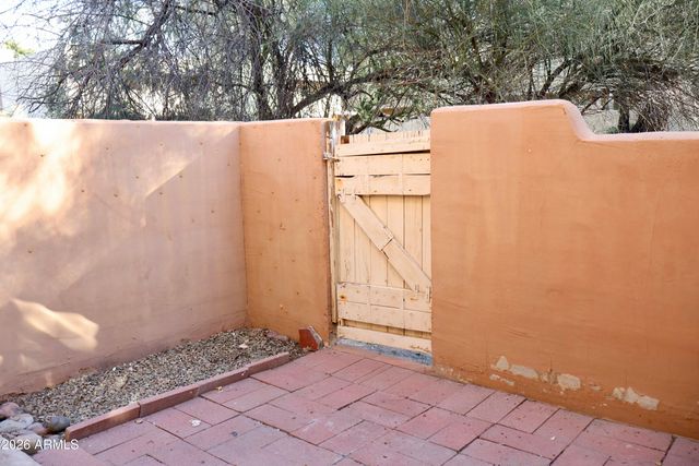 1425 E DESERT COVE Avenue 13, Phoenix, AZ 85020