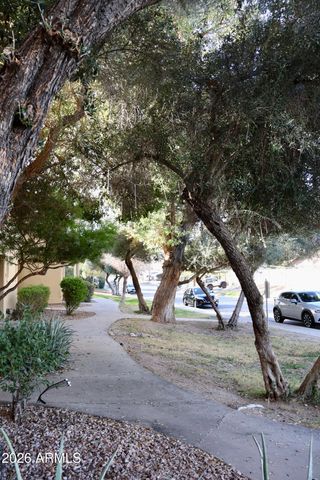 1425 E DESERT COVE Avenue 13, Phoenix, AZ 85020