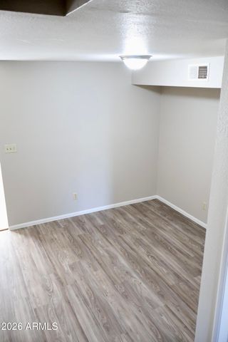 1425 E DESERT COVE Avenue 13, Phoenix, AZ 85020