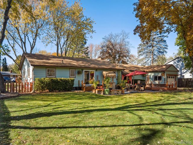 6410 Paramus, Independence Charter Township, MI 48346