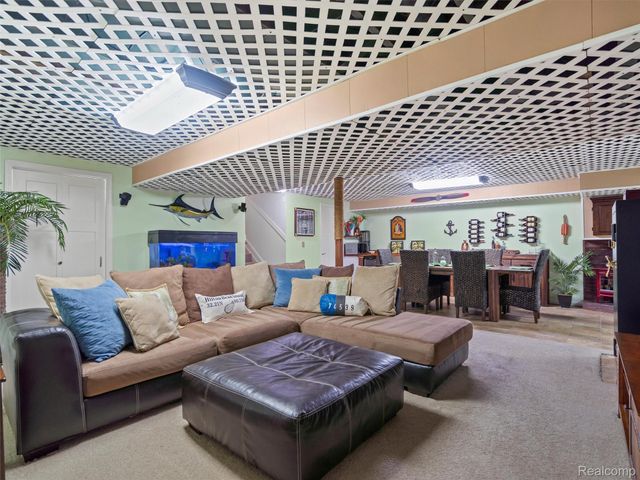 6410 Paramus, Independence Charter Township, MI 48346