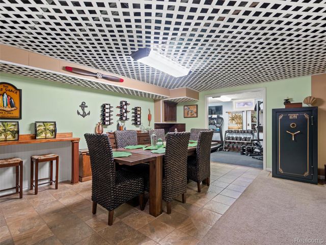 6410 Paramus, Independence Charter Township, MI 48346