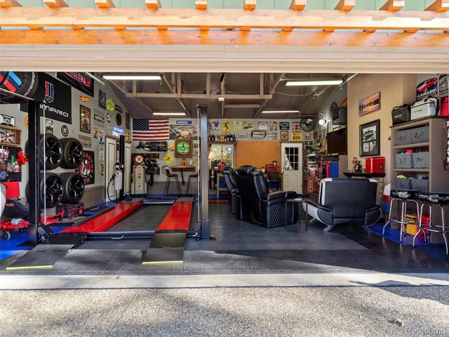 6410 Paramus, Independence Charter Township, MI 48346