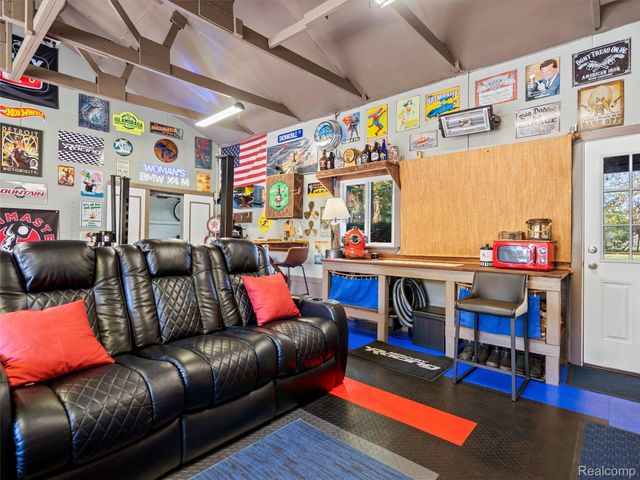 6410 Paramus, Independence Charter Township, MI 48346