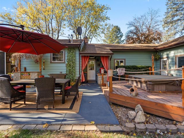 6410 Paramus, Independence Charter Township, MI 48346