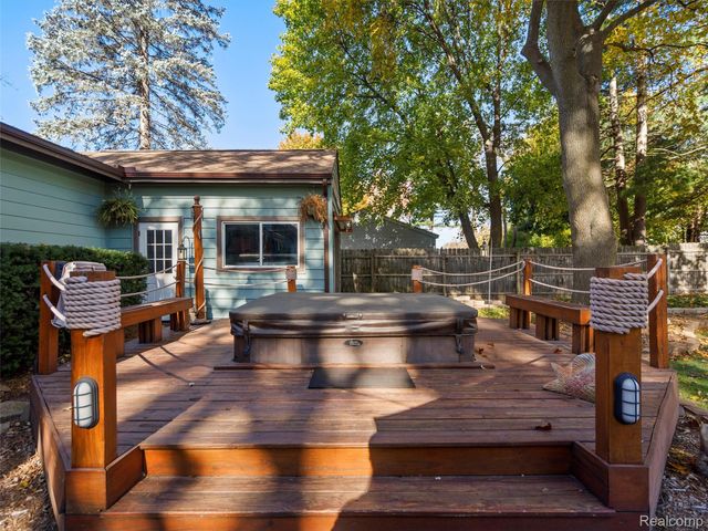 6410 Paramus, Independence Charter Township, MI 48346