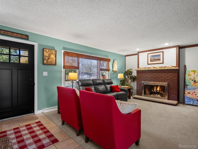 6410 Paramus, Independence Charter Township, MI 48346