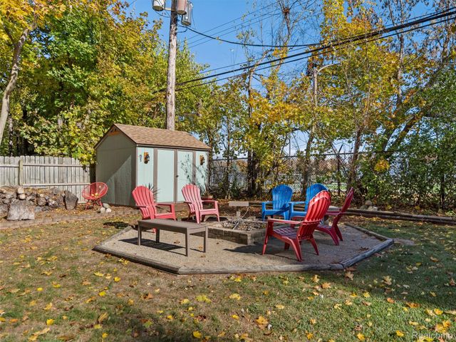 6410 Paramus, Independence Charter Township, MI 48346