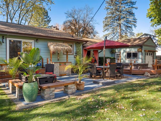 6410 Paramus, Independence Charter Township, MI 48346