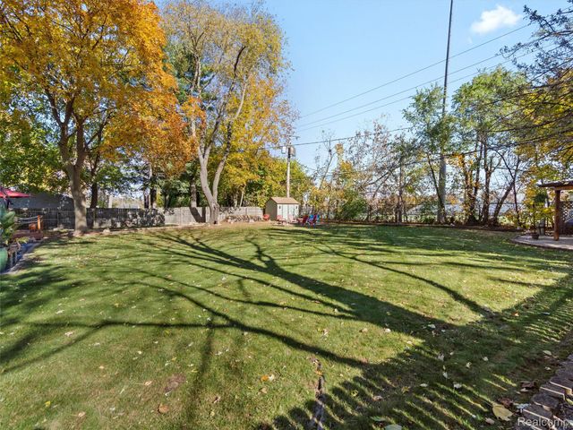 6410 Paramus, Independence Charter Township, MI 48346