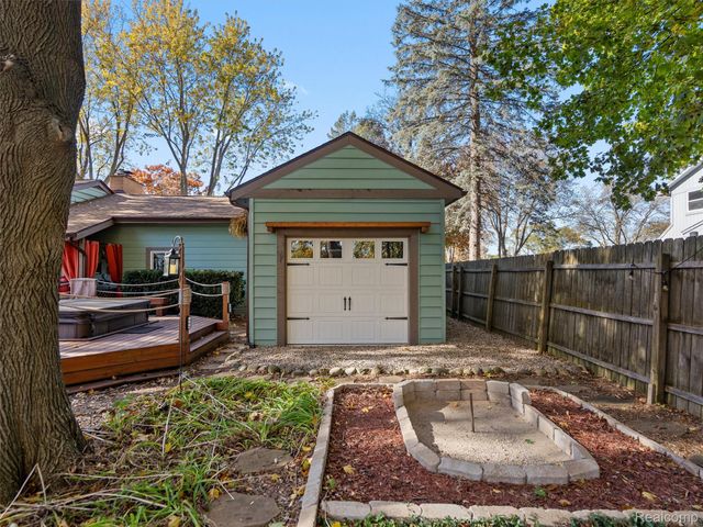 6410 Paramus, Independence Charter Township, MI 48346