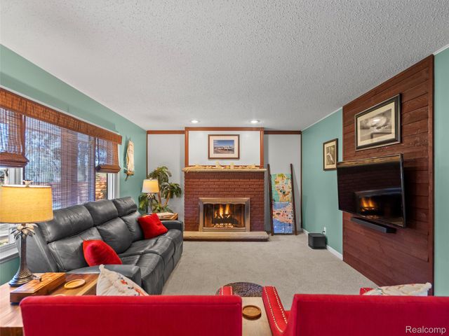 6410 Paramus, Independence Charter Township, MI 48346