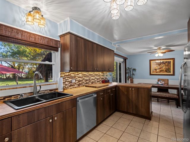 6410 Paramus, Independence Charter Township, MI 48346